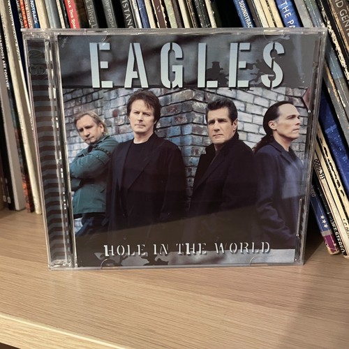 Eagles hole the world - hole, in